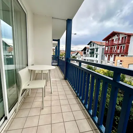 Luxury 3 Bedroom - Close To The -